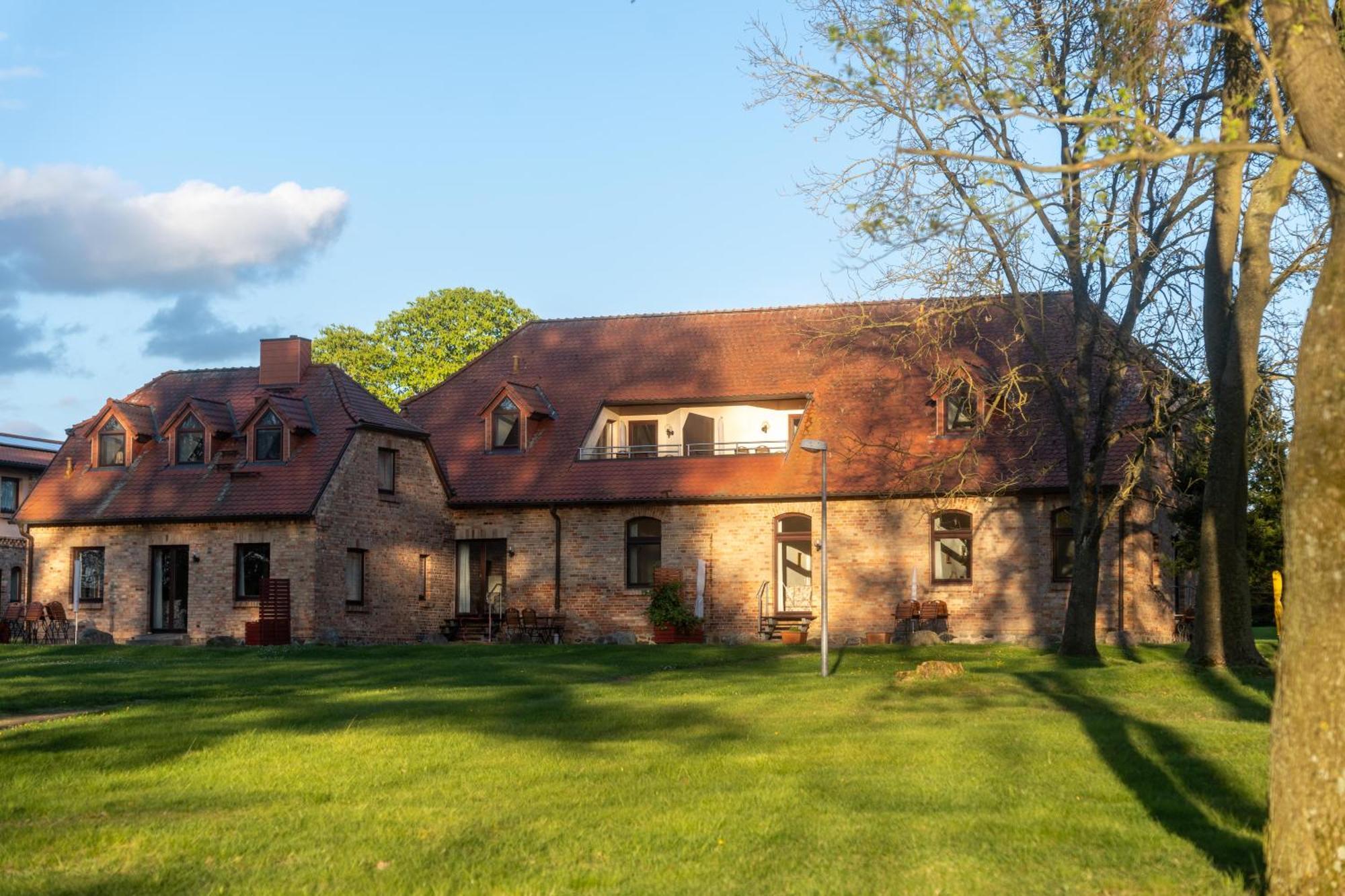 Gaestehaus Baerenhof Barkhagen Exterior photo